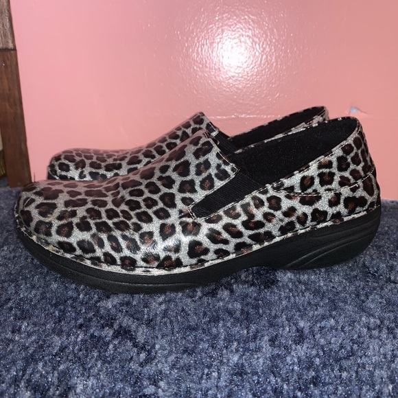 spring step non slip shoes